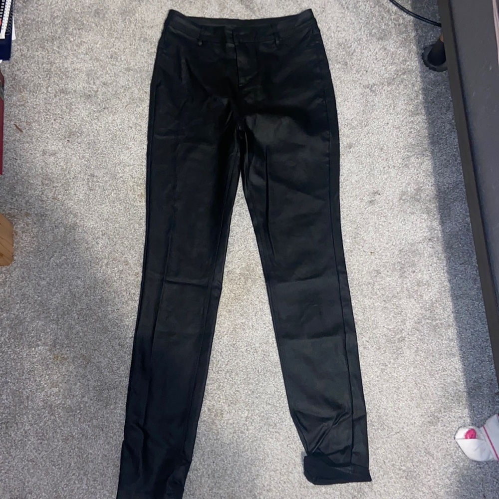 Windsor size medium pleather black skinny pants